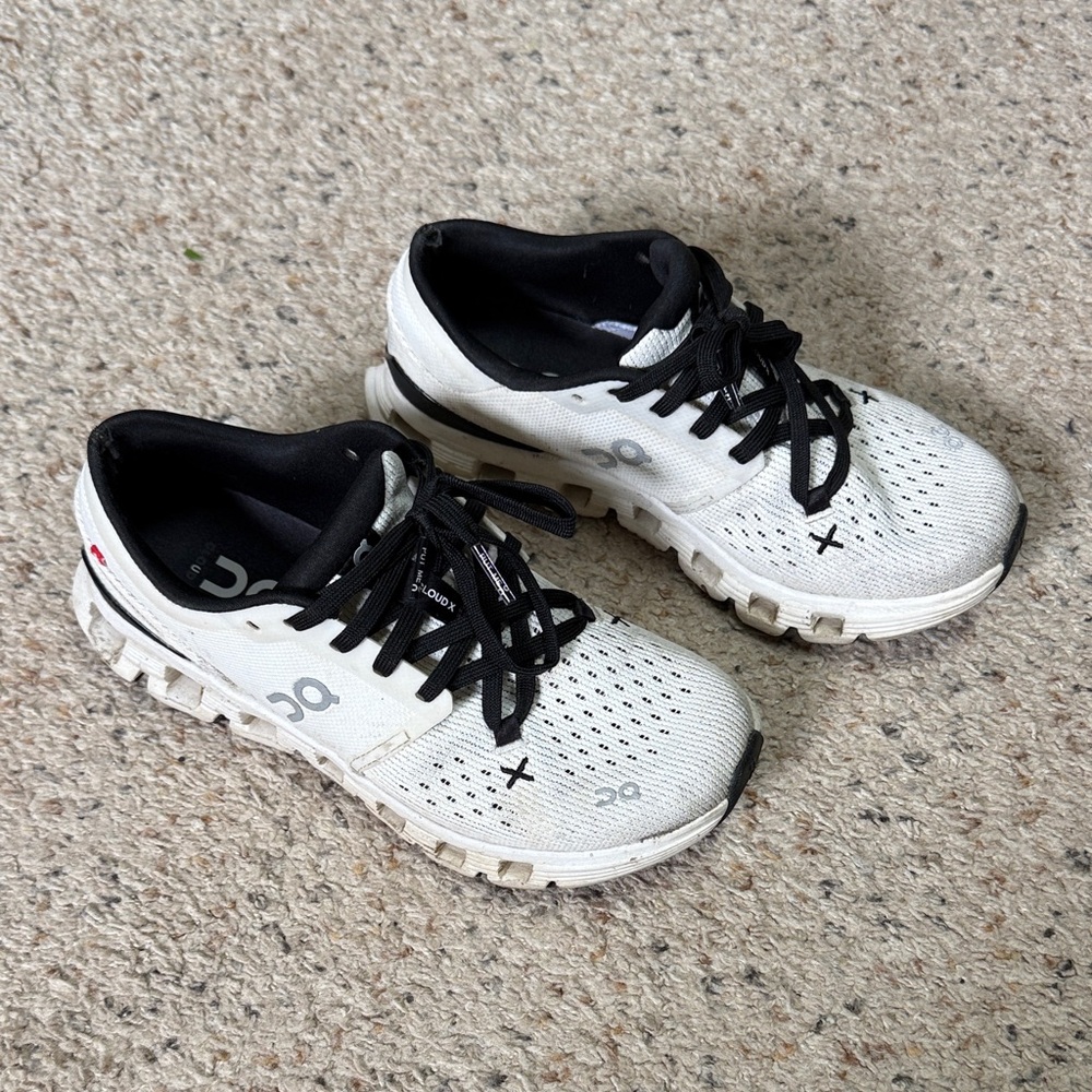 ON cloud x 4 Women's White Athletic Shoes